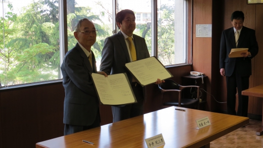 三島市選挙管理委員会と期日前投票所設置等の協力に関する協定を締結しました 日本大学国際関係学部 短期大学部 三島校舎